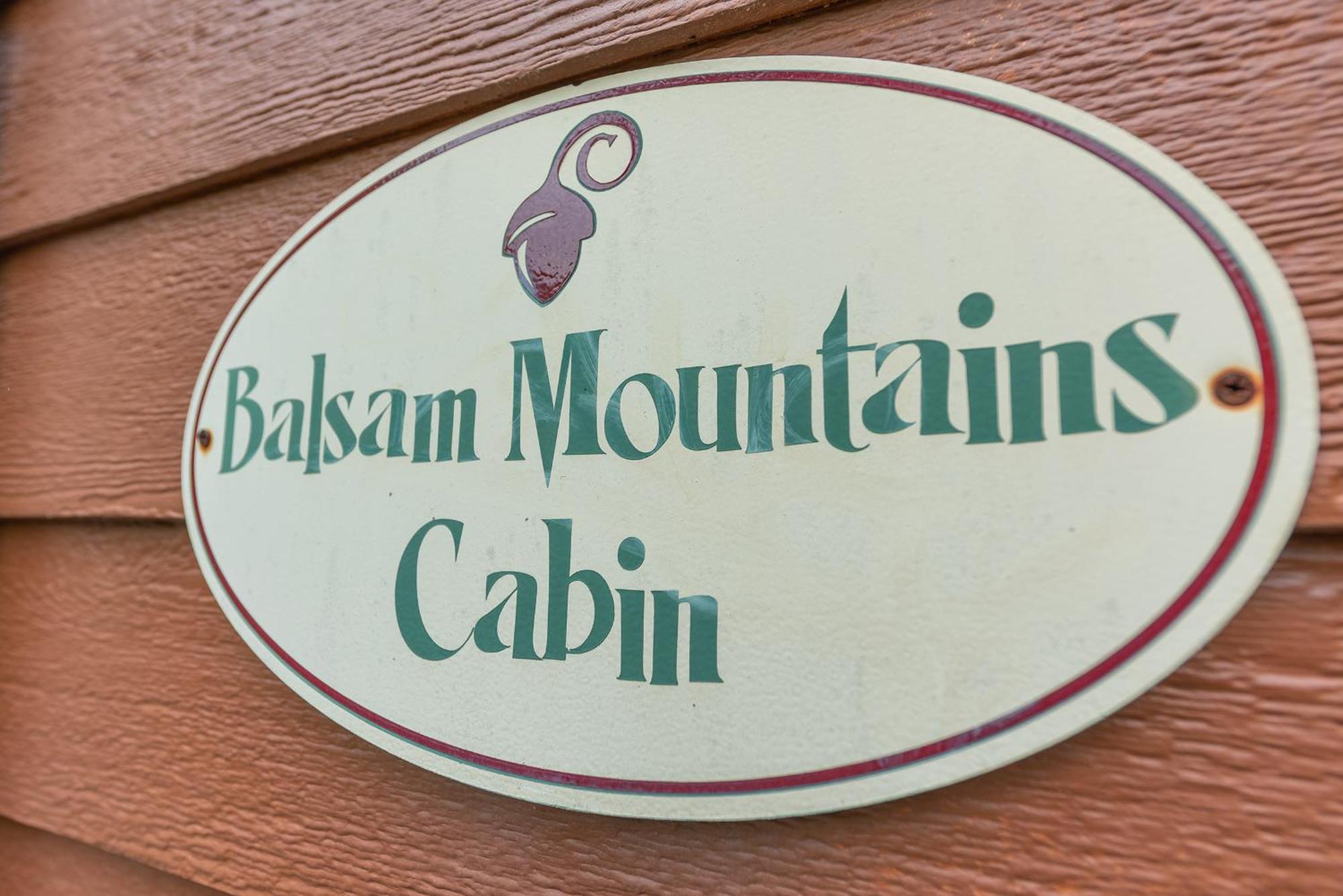 Engadine Inn And Cabins Candler Exterior photo